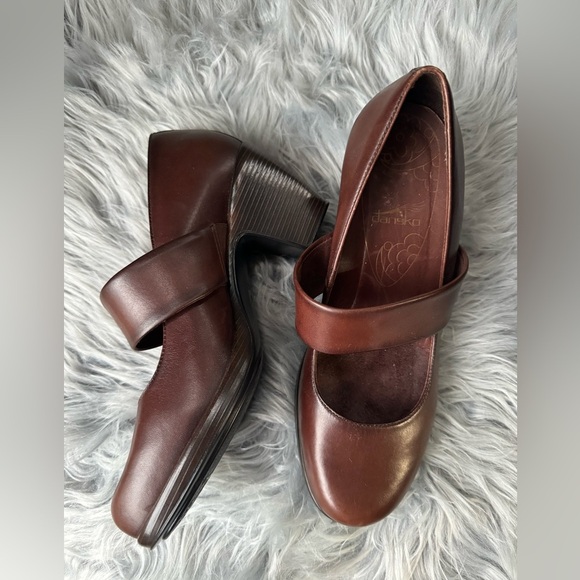 Dansko Womens size 40 Mary Jane Leather Heels Brown Slip On - Picture 2 of 8